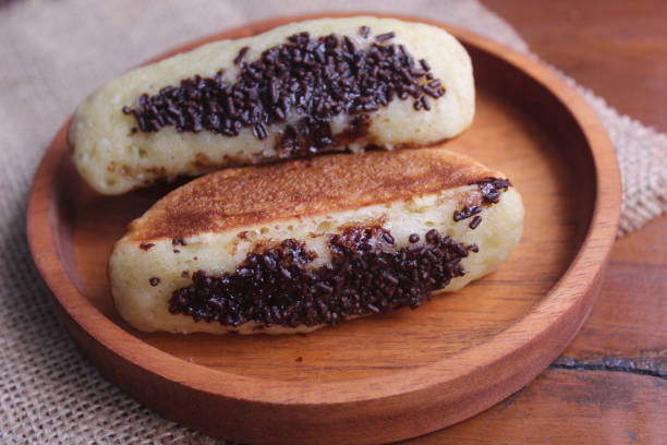 istock Pukis cake on a wooden plate 1440632509