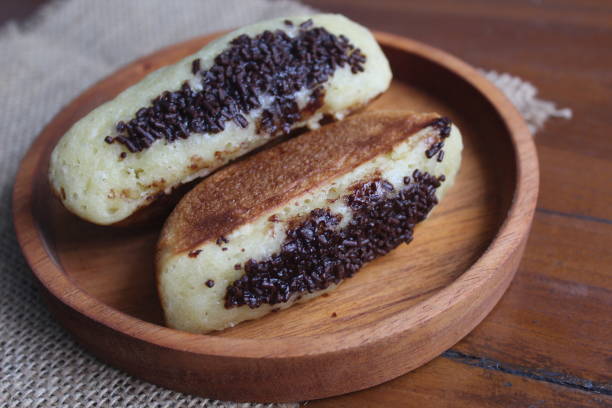 istock Pukis cake on a wooden plate 1440632525