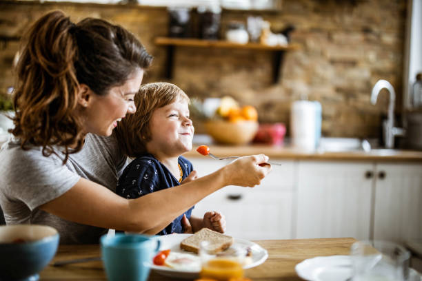 istock I don't want to eat that mommy! 1440682932