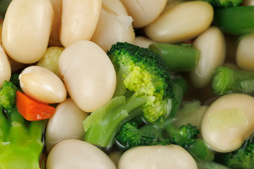 Boiled white beans with vegetables. Healthy Eating.