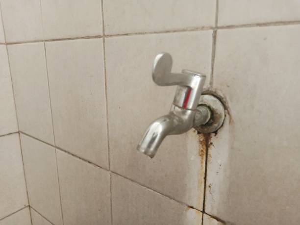 istock Chrome water faucet 1440702461