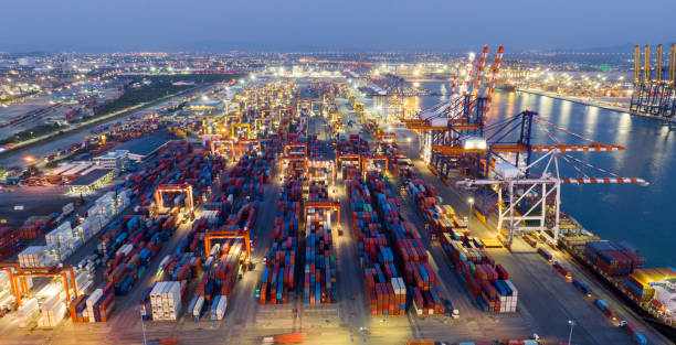 造船所貨物コンテナ海港貨物輸送サービス物流と輸送。国際海運デポ 輸出入用カスタムポート 貿易 輸送事業 製造出荷 - boston harbor ストックフォトと画像