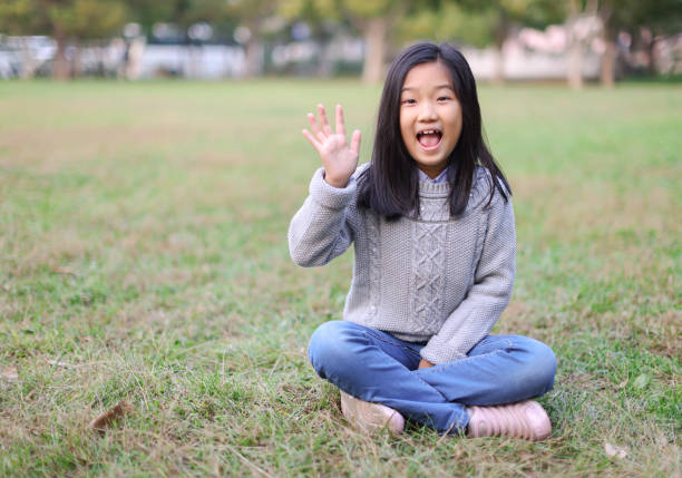 Little Girl Say Hello