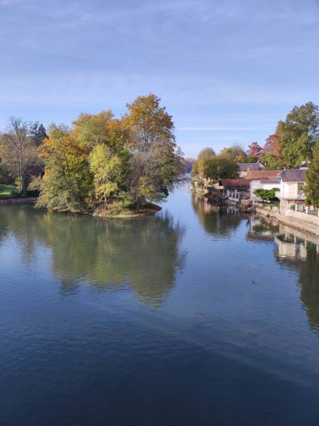 istock Edge of the Loiret 1440923715
