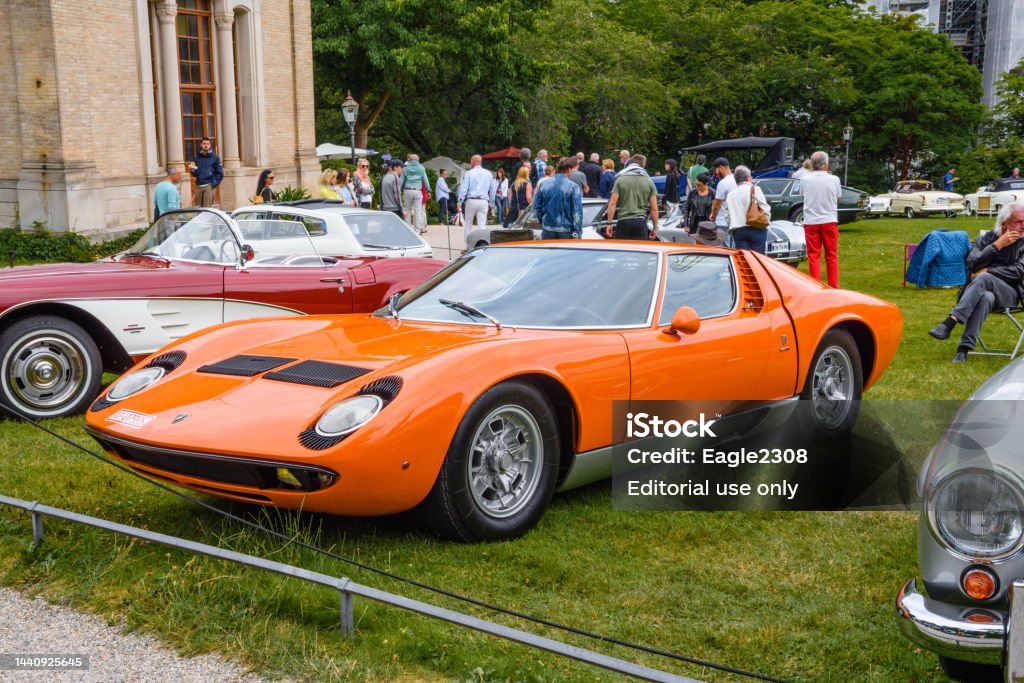 오렌지 람보르기니 미우라 P400 스포츠카 쿠페 1966 1973 0명에 대한 스톡 사진 및 기타 이미지 - 0명, Car Show, Performing Arts Event - iStock 오렌지 람보르기니 미우라 P400 스포츠카 쿠페 1966 1973 0명에 대한 스톡 사진 및 기타 이미지 - 0명, Car Show, Performing Arts Event - Istock