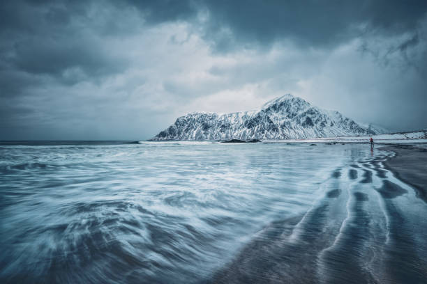 costa del mar de noruega - norwegian sea fotografías e imágenes de stock