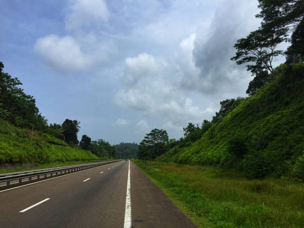 istock sri lankan highway photoshoot 1440947401