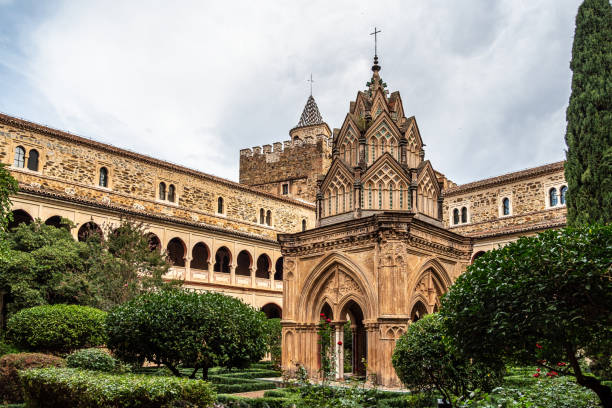 królewski klasztor santa maria de guadalupe. caceres, hiszpania. - guadalupe hiszpania obrazy zdjęcia i obrazy z banku zdjęć