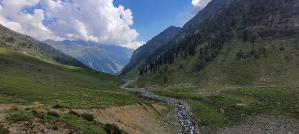 istock Tarsar Marsar Lake Trek in Kashmir 1440978006
