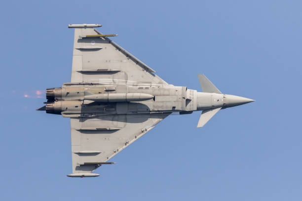 royal air force eurofighter typhoon fgr4 - military airplane military eurofighter typhoon zdjęcia i obrazy z banku zdjęć