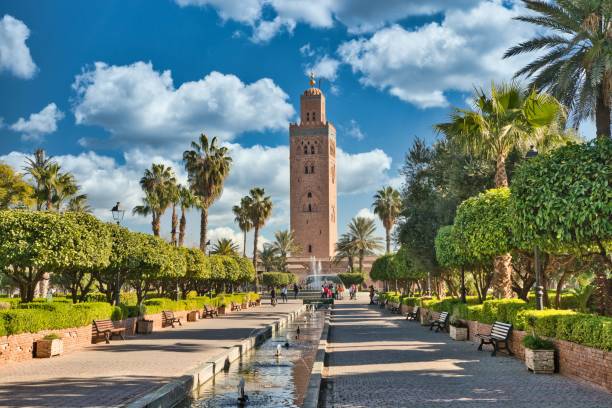 vista fascinante de la antigua ciudad de marrakech, una ciudad imperial en marruecos con lugares de interés histórico - marrakech fotografías e imágenes de stock