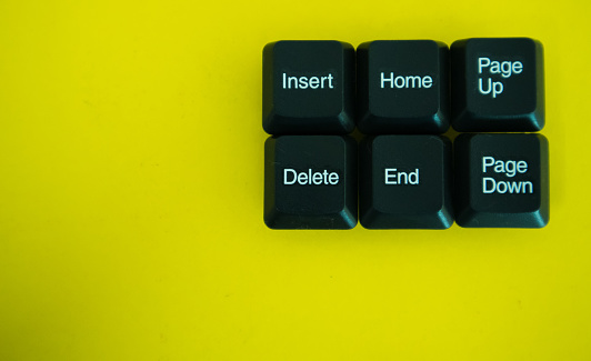 Bagian-Bagian Keyboard dan Fungsinya yang Perlu Kamu Tahu 7 Tombol navigasi