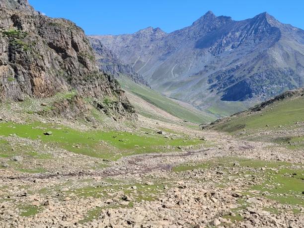istock Kashmir - Tarsar Marsar Lake 1440986135