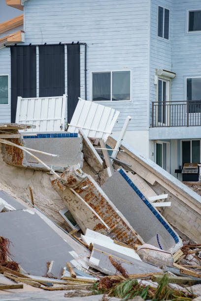istock Luxury beach homes collapse under heavy waves caused by Hurricane Nicole Daytona Beach FL 1441001612