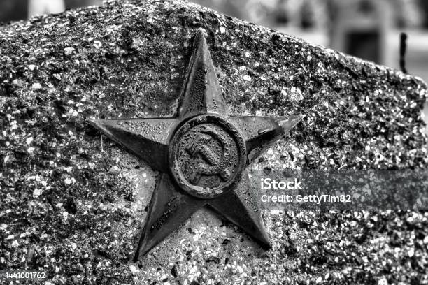 The Soviet Star Of The Red Army In A Tombstone Stock Photo - Download Image Now - Communism, Germany, 1941