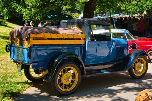 파란색 노란색 포드 모델 t 1927 1931 트럭 - model t ford 뉴스 사진 이미지