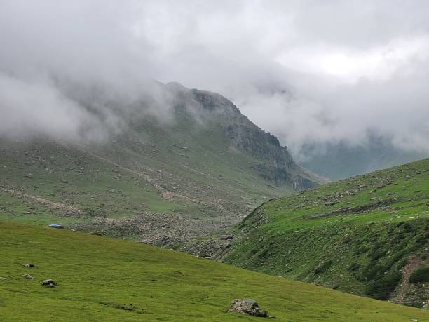 istock Tarsar Marsar Trek in Kashmir 1441074462