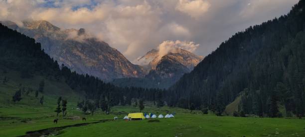 istock Tarsar Marsar Trek in Kashmir 1441075715