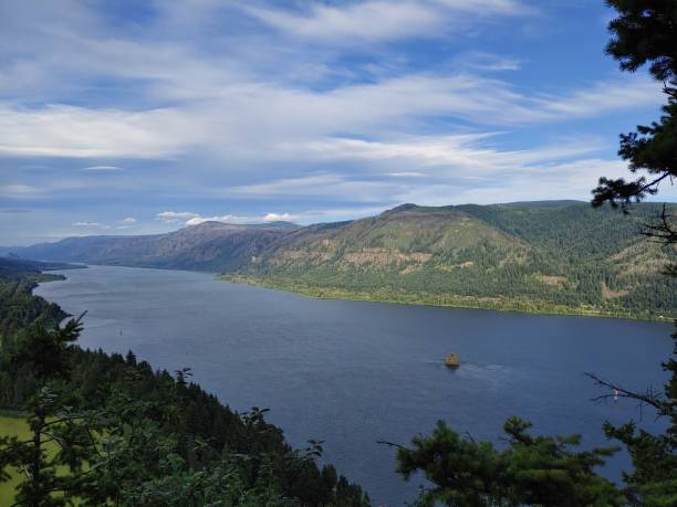 istock Quiet on the Columbia River 1441245925