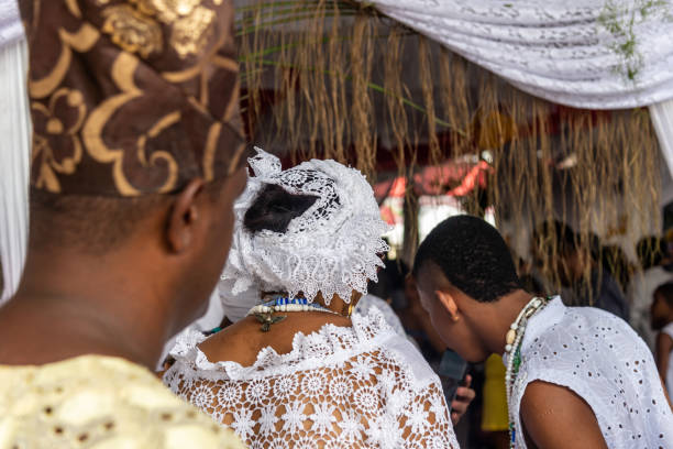 membros do candomble são vistos durante uma manifestação religiosa - african descent african culture drum history - fotografias e filmes do acervo