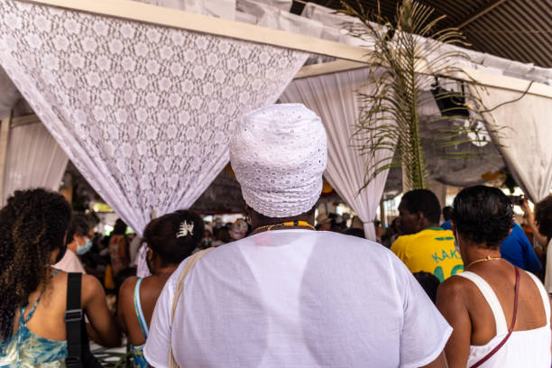 membros do candomble são vistos durante uma manifestação religiosa - african descent african culture drum history - fotografias e filmes do acervo