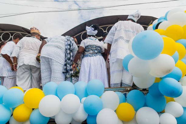 membros do candomble são vistos durante uma manifestação religiosa - african descent african culture drum history - fotografias e filmes do acervo