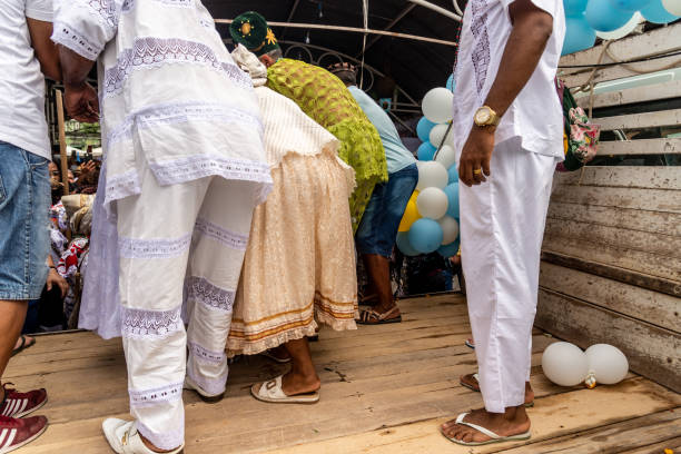 membros do candomble são vistos durante uma manifestação religiosa - african descent african culture drum history - fotografias e filmes do acervo