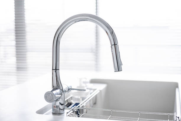 부엌 스테인레스 스틸 수도꼭지 - sink domestic kitchen kitchen sink faucet 뉴스 사진 이미지