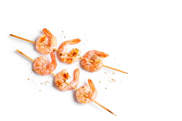 감자와 그릴에 구운 새우 - shrimp barbecue barbecue grill skewer 뉴스 사진 이미지