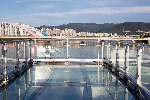istock Skywalk and Cloud reflect on glass of Skywalk 1441404032