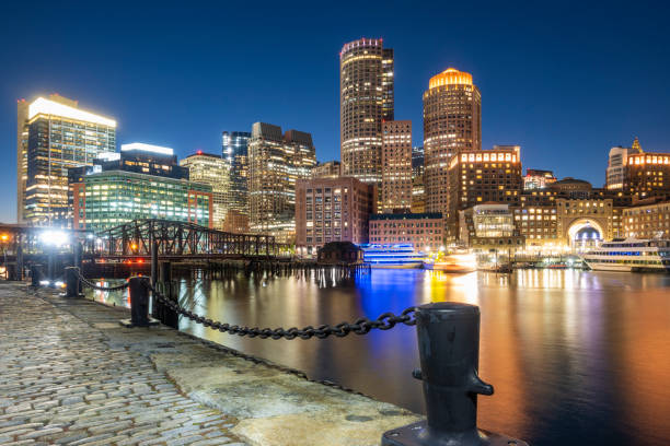선셋 보스턴의 로우스 워프 다운타운 스카이라인 전망, 매사추세츠, 미국 - rowes wharf 뉴스 사진 이미지
