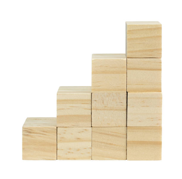 крупным планом у деревянного куба расположите в форме лестницы, бизнес-концепция. - vacant block стоковые фото и изображения