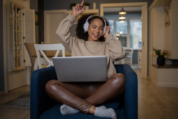 istock Woman working from home 1441537568