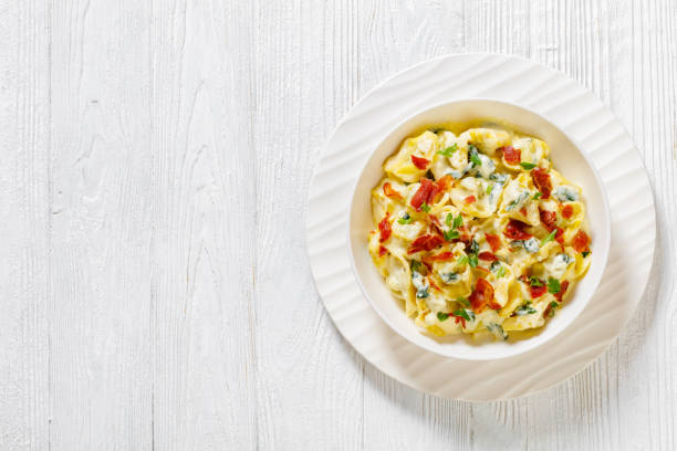 istock ricotta spinach tortellini in creamy cheese sauce 1441609016