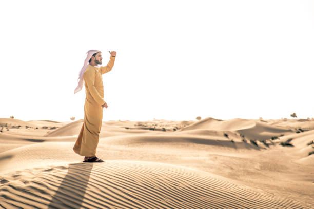istock Arabic man in the desert 1441665588