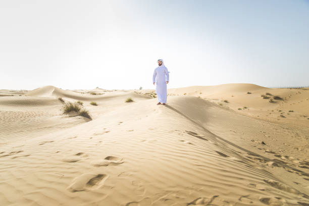 istock Arabic man in the desert 1441674799