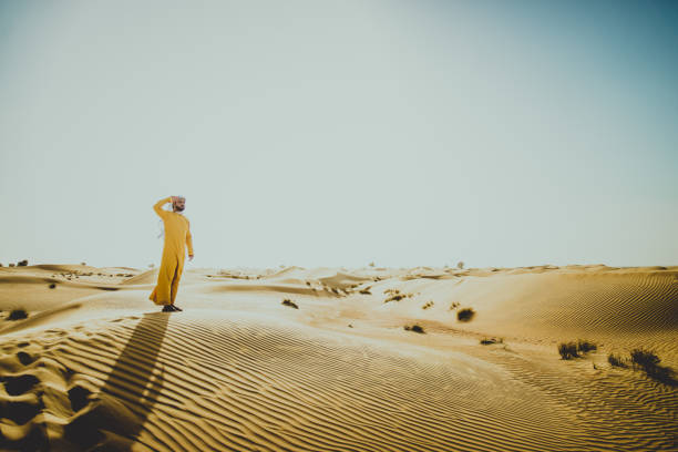 istock Arabic man in the desert 1441674881