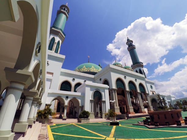 Al Faruq Mosque one of the biggest mosques in East Kalimantan-Indonesia. Rainbow Hill, Sangatta, Kutai Timur, East Kalimantan, Indonesia. 08/01/2014. Al Faruq Mosque one of the biggest mosques in East Kalimantan-Indonesia. karman stock pictures, royalty-free photos & images