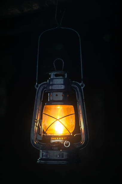 linterna de tormenta - hurricane lantern fotografías e imágenes de stock