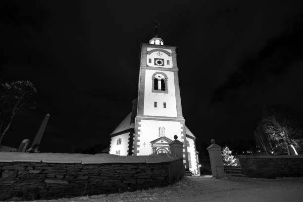 Roeros  is a municipality in Trøndelag county, Norway and also the mining town .\nThe modern-day inhabitants of Røros still work and live in the characteristic 17th and 18th century buildings .