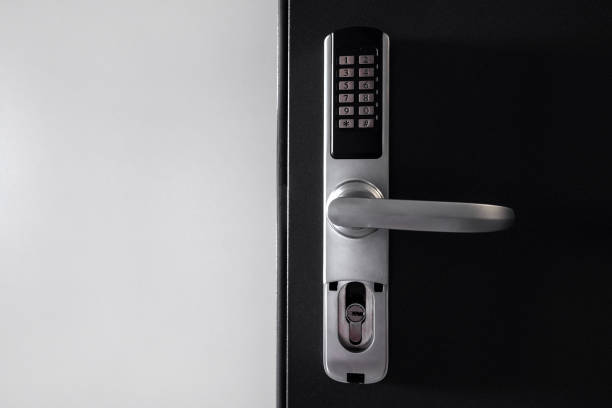 door access control with keypad on smart security system - security code imagens e fotografias de stock