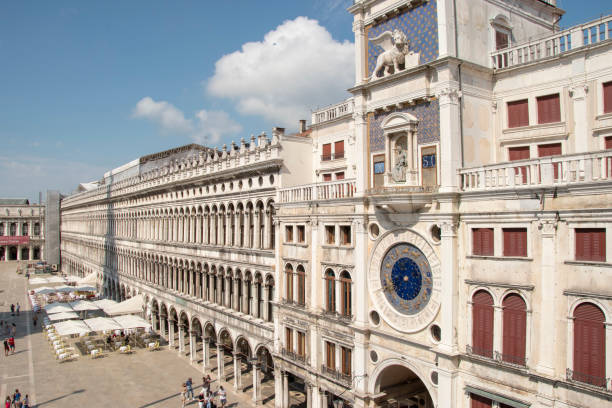 wieża zegarowa, renesansowy budynek położony na placu san marco w wenecji - photography urban scene venice italy veneto zdjęcia i obrazy z banku zdjęć