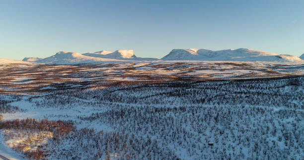 montañas lapporten invierno 01 - norrland fotografías e imágenes de stock