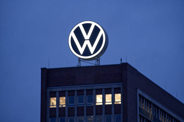 Volkswagen AG headquarters in Wolfsburg, Germany Wolfsburg, Germany – January 27, 2021: Wolfsburg, Lower Saxony, Germany - January 27, 2021: Volkswagen AG headquarters in Wolfsburg, Germany wolkswagen stock pictures, royalty-free photos & images
