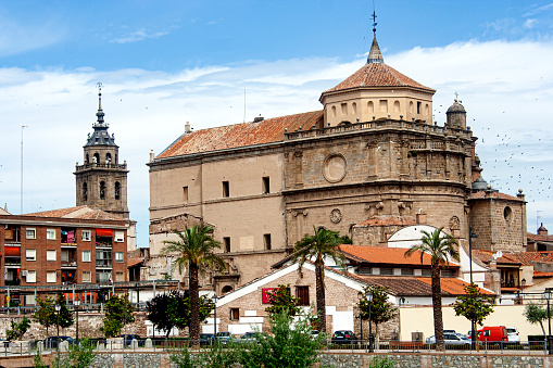 Iglesia de Santa Catalina se encuentra junto al río Tajo, en el municipio de Talavera de la Reina, Toledo, España photo