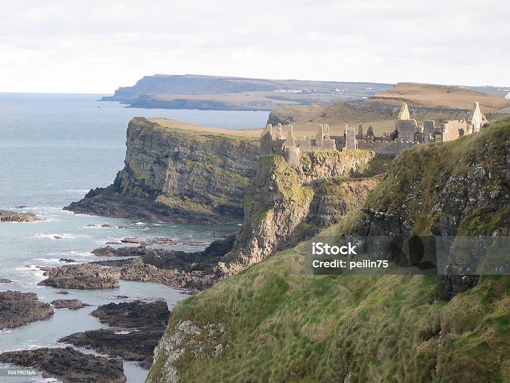 Castello di rovinare @Irlanda - Foto stock royalty-free di Abbandonato