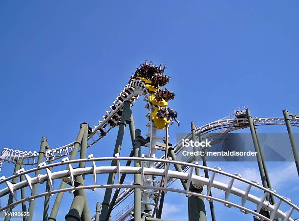 Achterbahn Stockfoto und mehr Bilder von Hochgefühl - Hochgefühl, Angst, Achterbahn