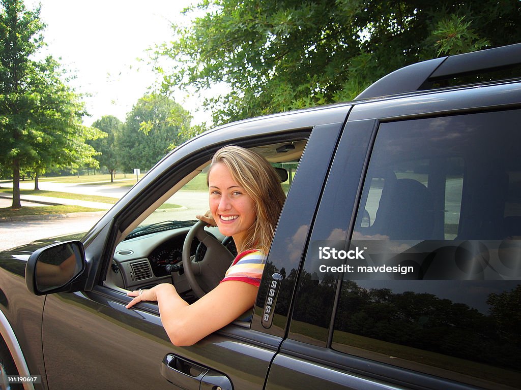 Woman ドライバ、新しい車（似た画像を�参照 - 1人のロイヤリティフリーストックフォト