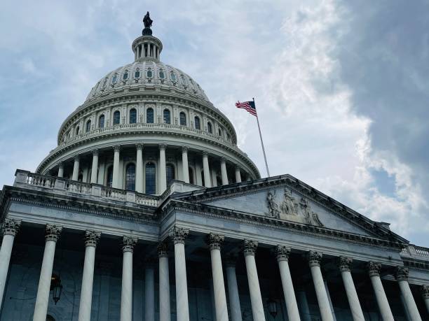 government debt ceiling and federal government shutdown - government imagens e fotografias de stock