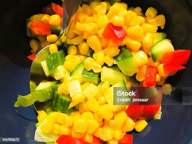 Photo libre de droit de Salade Composée banque d'images et plus d'images libres de droit de Aliment - Aliment, Dîner, Haute gastronomie